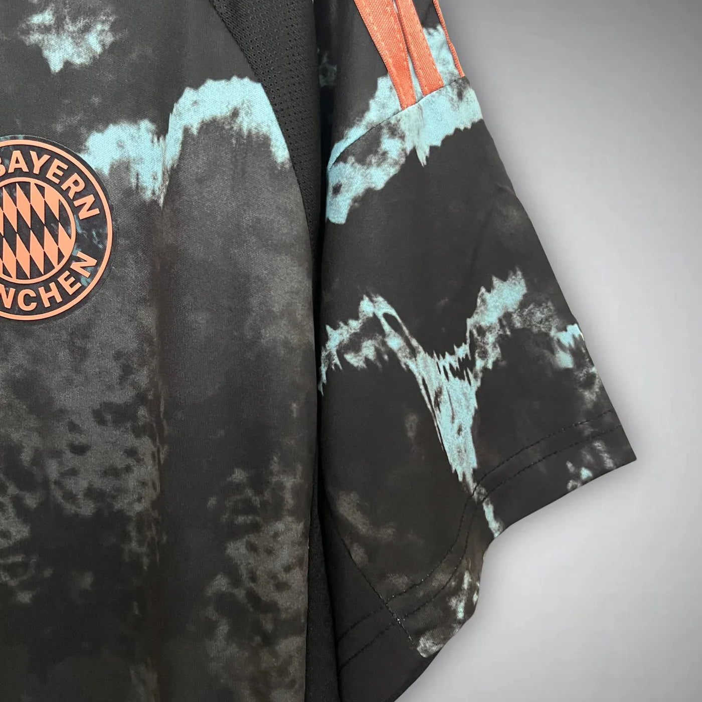 Bayern München 24/25 Premium Away Kit