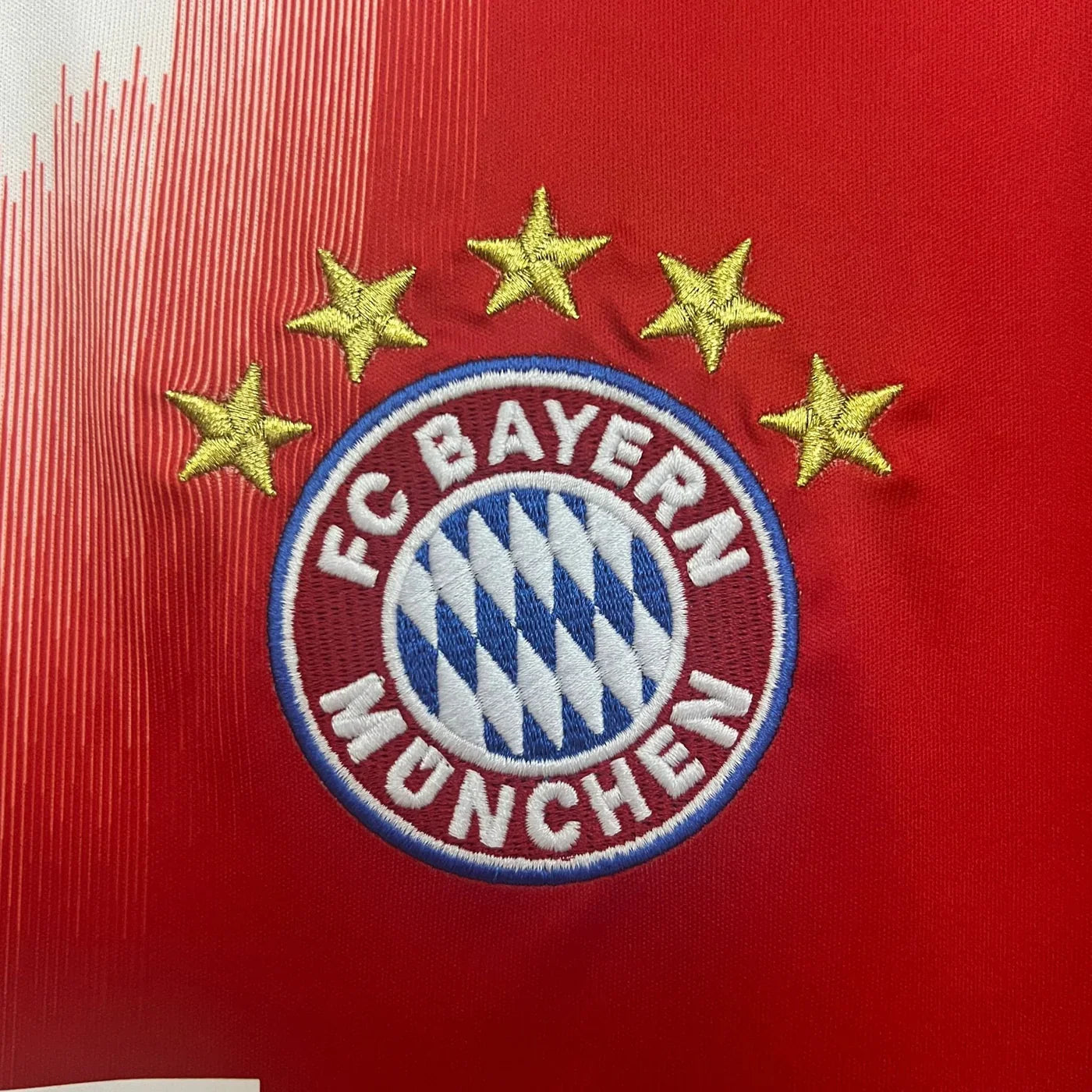 Bayern München 25/26 Premium Home Kit