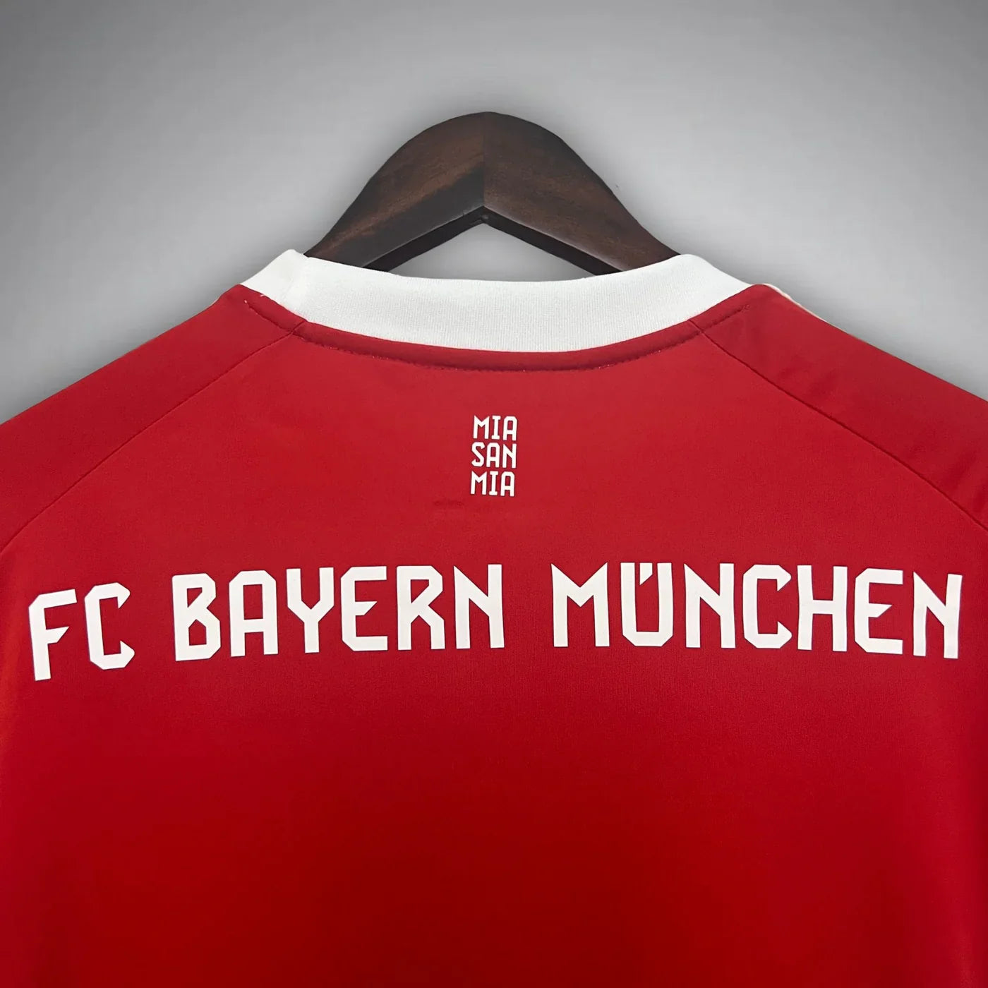 Bayern München 25/26 Premium Home Kit