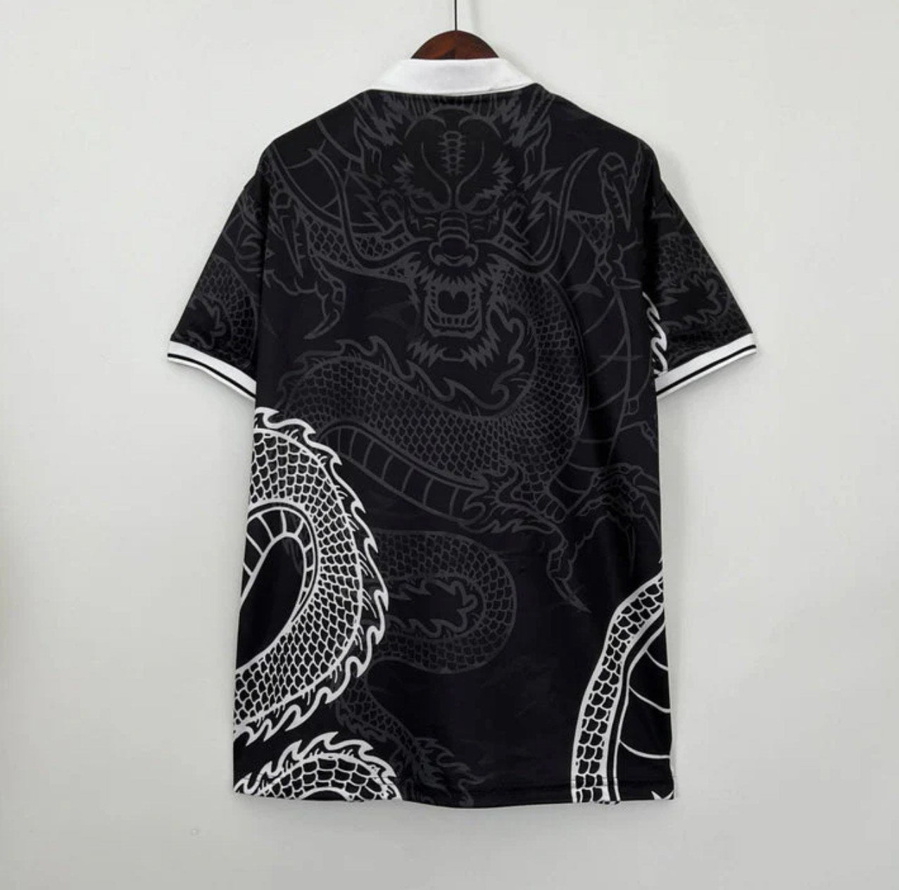 Real Madrid "Dragón Noir" Premium Kit